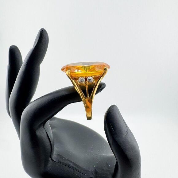 Oversized Citrine Tone Oval Statement Cocktail Ring Vintage Gold Tone Glamour - Picture 4 of 11